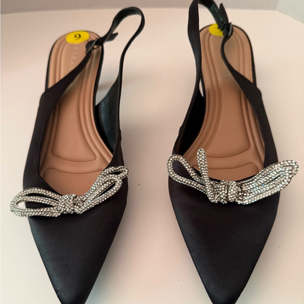 BCBGeneration Black Satin Pointed Slingback Kitty Heels Women’s 9 NEW